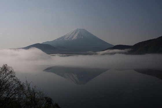 本栖湖からの逆さ富士 富士山net ふじさんネット 富士山情報 まるごとおまかせ